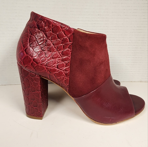 Trina Turk Los Gatos Croc Leather Heels Wine Color Zip Peep Toe 8M - Picture 2 of 11